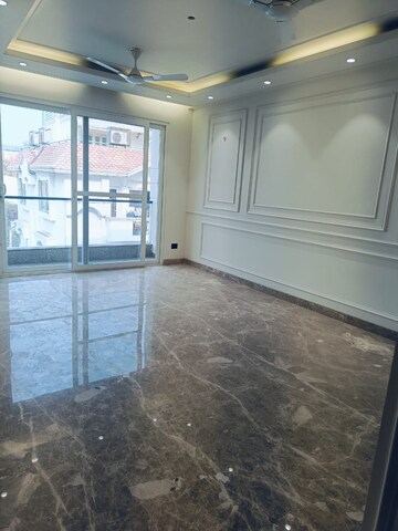 Room in 3 BHK Builder Floor at Safdarjung Enclave – for Rent