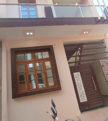 2 BHK Independent House For Rent in Jankipuram