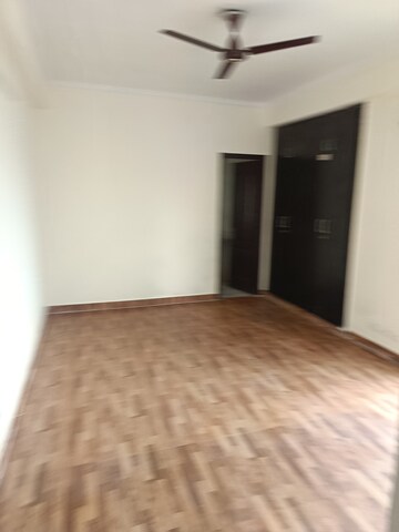 Room in 3 BHK Apartment at Gardenia Golf City, Sector 75 – for Rent