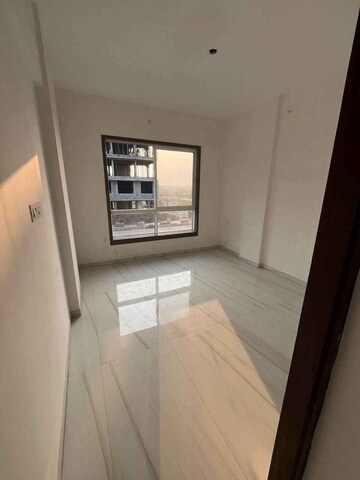 Room in 1 BHK Apartment at Rashmi Star City, Naigaon East – for Rent