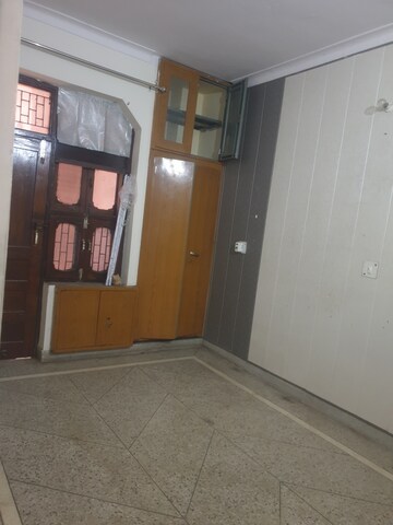 Room in 2 BHK Independent House at Sector 16 – for Rent
