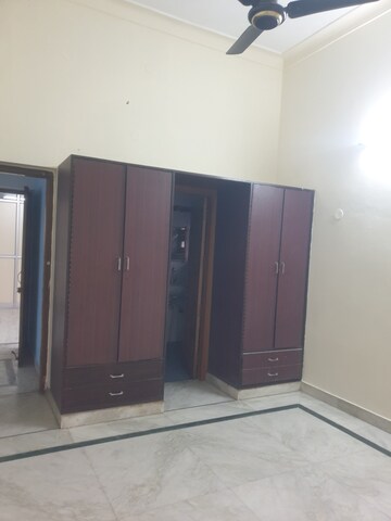 Room in 3 BHK Independent House at Sector 16 – for Rent
