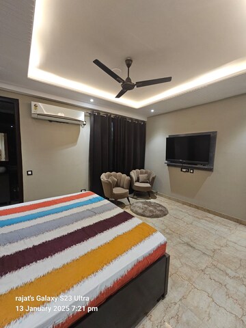 Bedroom in 3 BHK Builder Floor at Sector 57 – for Rent