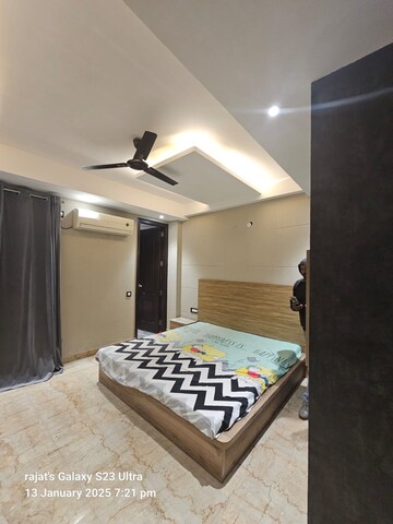 Bedroom in 3 BHK Builder Floor at Sector 57 – for Rent