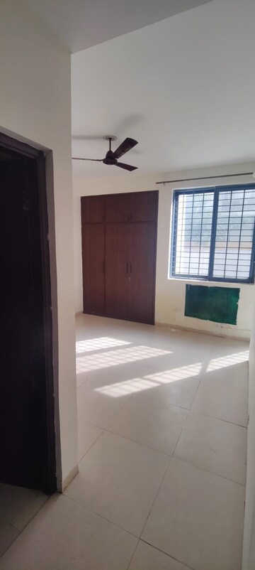 Room in 2 BHK Builder Floor at Vatika India Next Iris Floors, Sector 82 – for Rent
