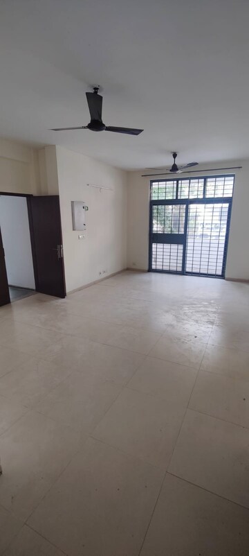 Room in 2 BHK Builder Floor at Vatika India Next Iris Floors, Sector 82 – for Rent