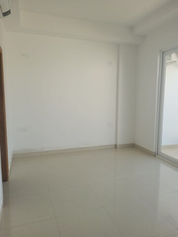 Room in 4 BHK Builder Floor at SS Linden, Sector 84 – for Rent