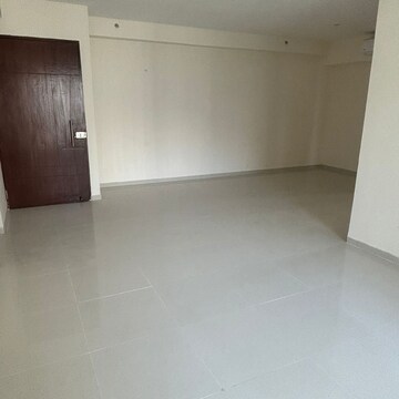 Room in 2 BHK Apartment at Tata Eureka Park Phase 2, Sector 150 – for Rent