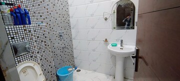 Bathroom in 3 BHK Builder Floor at Metro Trade Center, Vip Road – for Rent