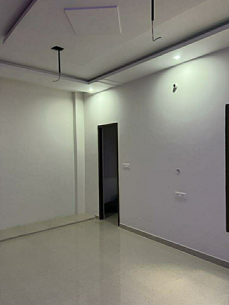 Room, gomti nagar 3.5 Bedroom 1250 Sq.Ft. Independent House In Gomti Nagar Lucknow 8070129