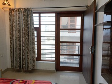 Room in 2.5 BHK Builder Floor at Sector 82 A – for Rent