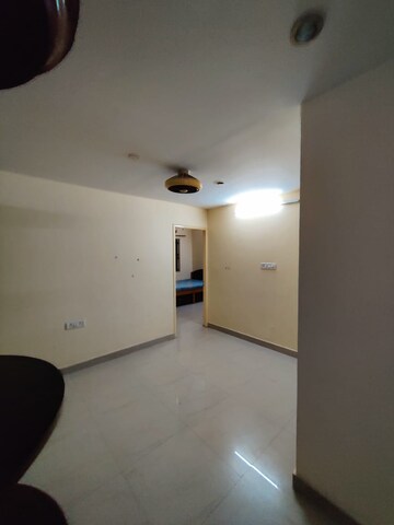 Room in 3 BHK Apartment at Vandana Flora, Hsr Layout – for Rent