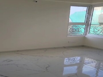 Room in 1 BHK Apartment at Matunga East – for Sale