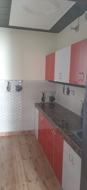 Kitchen in 1.5 BHK Builder Floor at RWA Apartments Sector 45, Sector 45 – for Rent