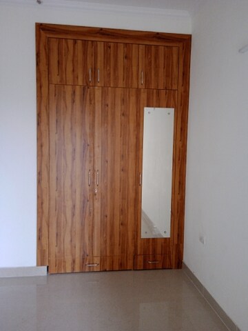 Room in 3 BHK Apartment at Ramprastha Awho, Sector 95 – for Rent