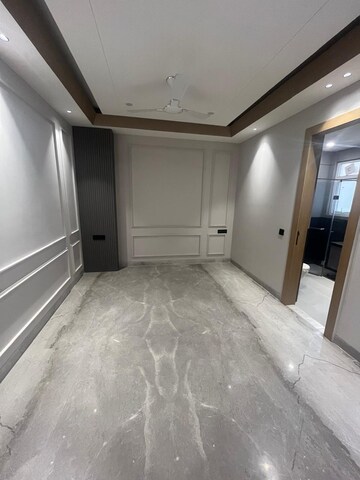 Building Lobby in 3.5 BHK Builder Floor at Sector 31 – for Rent