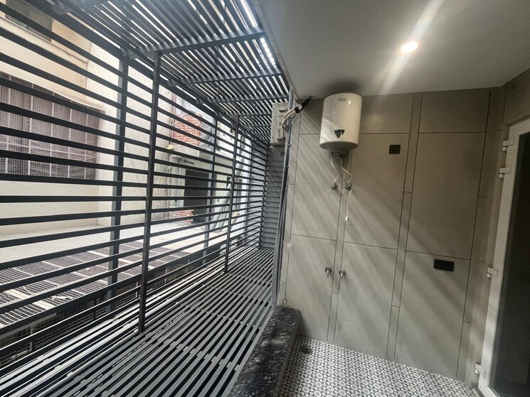 Bathroom, sector 31 3.5 Bedroom 1850 Sq.Ft. Builder Floor In Sector 31 Gurgaon 8070229