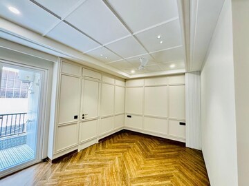 Kitchen in 3.5 BHK Builder Floor at Sector 31 – for Rent