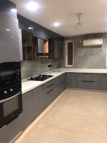 Kitchen in 4 BHK Builder Floor at DLF Building 10, Dlf Phase ii – for Rent