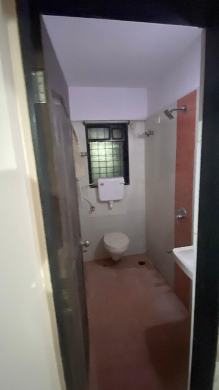 Bathroom, riddhi-siddhi-heights-goregaon-west 1 Bedroom 375 Sq.Ft. Apartment In Goregaon West Mumbai 8070245