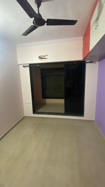 Room in 1 BHK Apartment at Riddhi Siddhi Heights Goregaon West, Goregaon West – for Rent