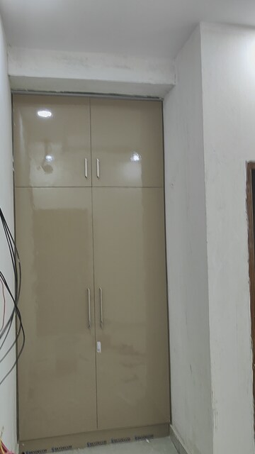 Furnished Amenities in 3 BHK Builder Floor at Palam Vihar Residents Association, Palam Vihar – for Sale