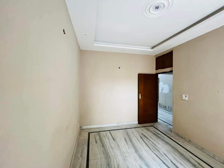 Room, sector 42 3 Bedroom 1800 Sq.Ft. Builder Floor In Sector 42 Faridabad 8070305