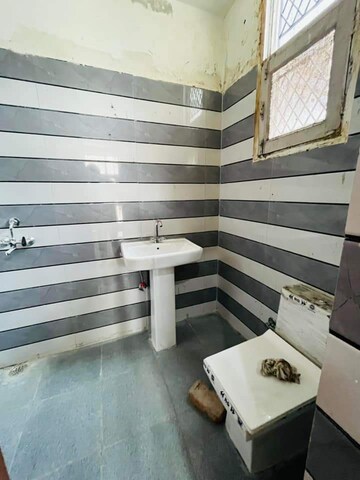 Bathroom in 3 BHK Builder Floor at Sector 42 – for Sale