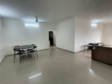 Room in 2 BHK Apartment at Silver Dale, Bt Kawade Road – for Rent
