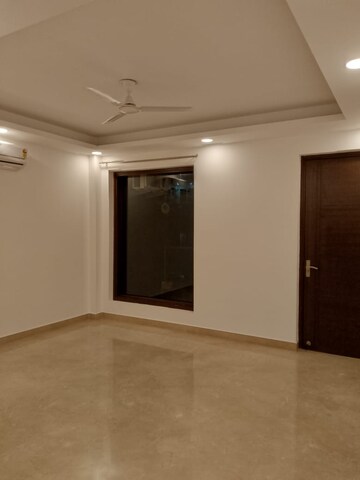 Room in 3 BHK Builder Floor at Sector 47 – for Rent