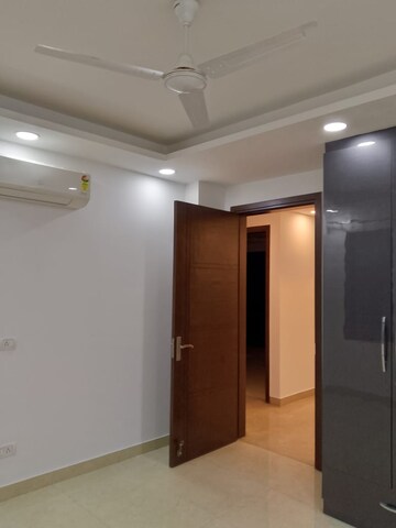 Room in 3 BHK Builder Floor at Sector 47 – for Rent