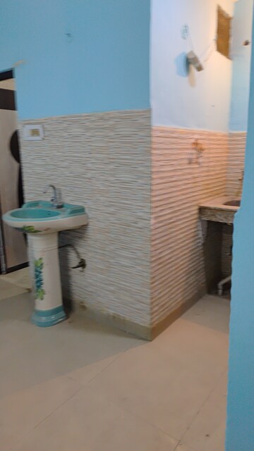 Bedroom in 6+ BHK Independent House at Vipin Garden – for Sale