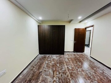 Bedroom in 4 BHK Builder Floor at Sector 42 – for Sale