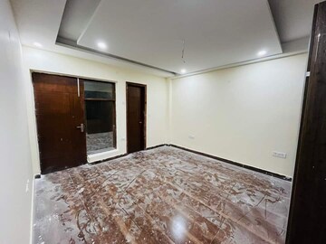 Master Bedroom in 4 BHK Builder Floor at Sector 42 – for Sale