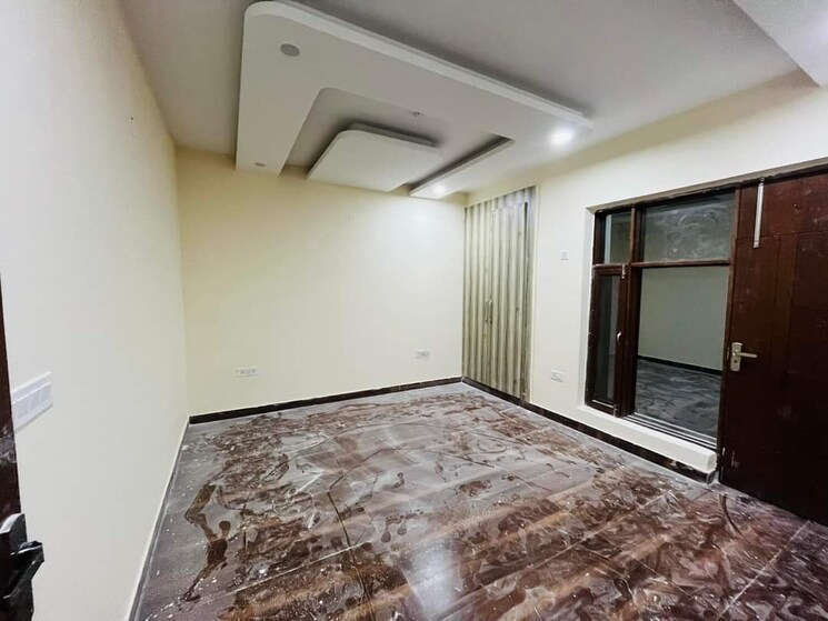 Room, sector 42 4 Bedroom 2470 Sq.Ft. Builder Floor In Sector 42 Faridabad 8070339