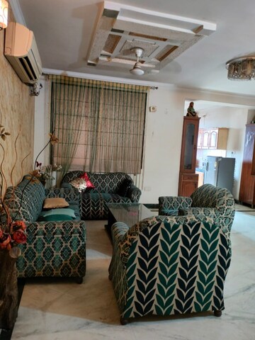 Bedroom in 2 BHK Builder Floor at Penta Homes, Vip Road – for Rent