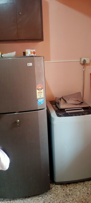 Furnished Amenities in 2 BHK Apartment at Takshila CHS, Andheri East – for Rent