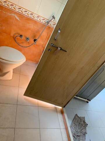 Furnished Amenities in 4 BHK Penthouse at Vastrapur – for Rent