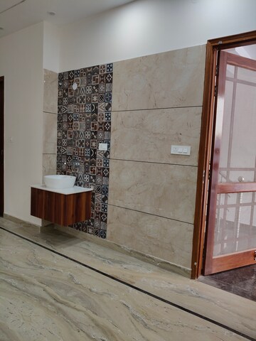 Room in 2 BHK Builder Floor at Shivalik Nagar – for Rent