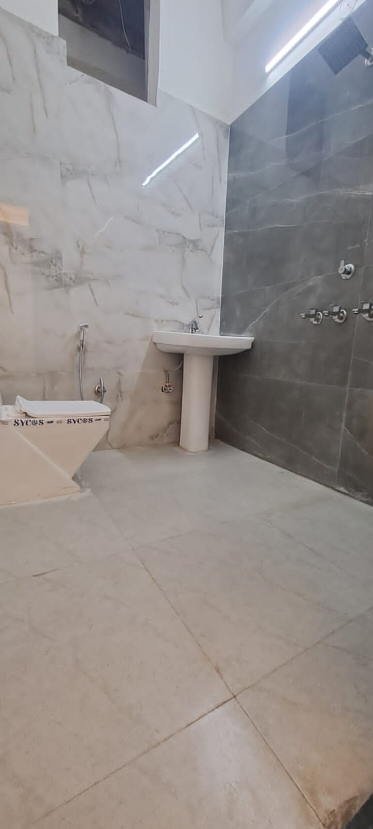 Bathroom, vrindavan-garden 2 Bedroom 1060 Sq.Ft. Independent House In Sector 16b Greater Noida Greater Noida 8070627