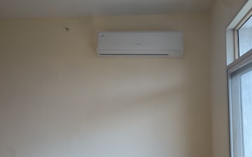 Showroom For Rent in Sector 106