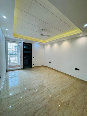 Room in 3 BHK Builder Floor at Saket – for Rent