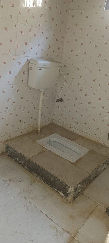 Bathroom in 1 RK Builder Floor at Indira Nagar – for Rent