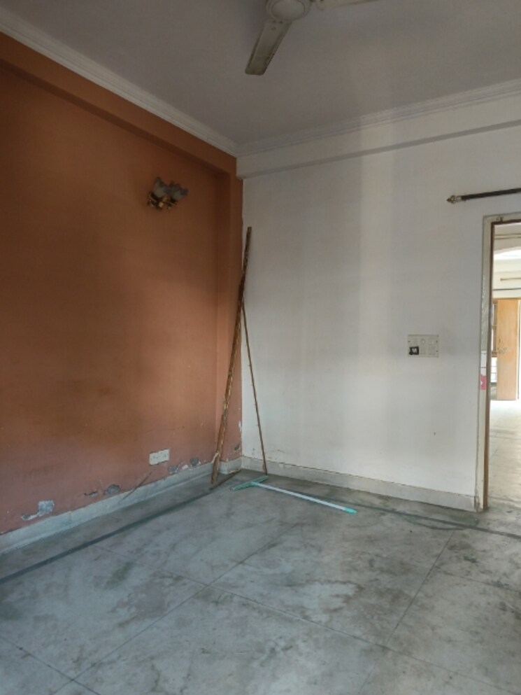 Room, uppal-southend 3 Bedroom 1550 Sq.Ft. Builder Floor In Sector 49 Gurgaon 8070674