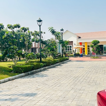  Plot – Exterior View View at Sector 34 - for Sale