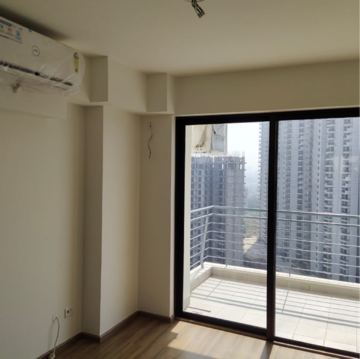 Room in 2 BHK Apartment at Godrej Oasis, Sector 88a – for Rent