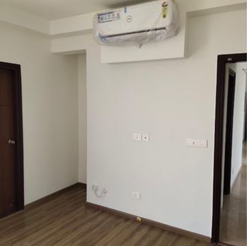 Room in 3 BHK Apartment at DLF Garden City Independent Floors, Meoka – for Rent