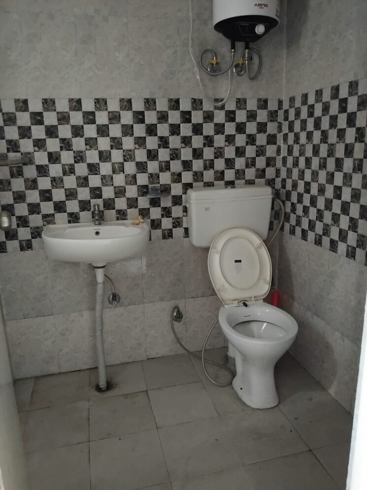 Bathroom, signature-global-synera 1 Bedroom 432 Sq.Ft. Apartment In Sector 81 Gurgaon 8070883