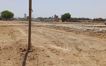 Plot For Sale in Bhopani Village