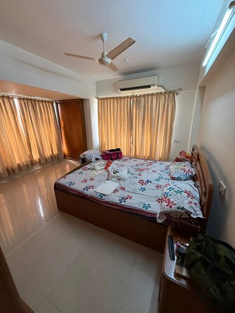 2 BHK Apartment For Rent in Lilly Villa Apartment Bandra West Mumbai  8070905